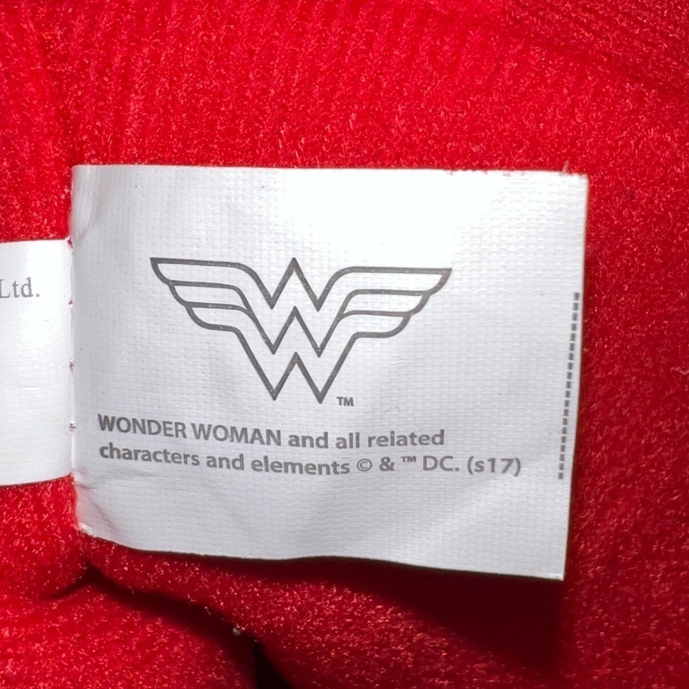 Nwot Girl’s Wonder Woman slippers perfect compliment to Halloween Costume - Picture 4 of 5